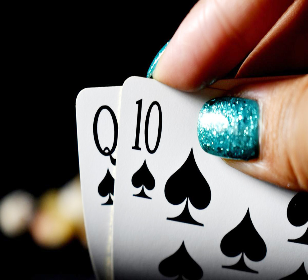 Mujer triunfa en el “Big Brother” del póker: claves del éxito en un terreno masculino