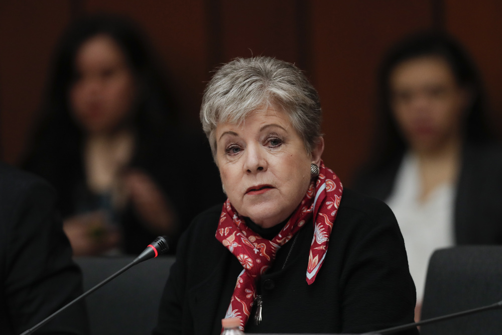 México reprueba los comentarios del gobernador de Texas sobre dispararles a los migrantes