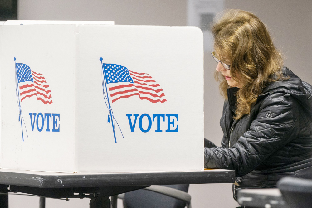 Demócratas anuncian una inversión millonaria  en medios para atraer el voto de minorías