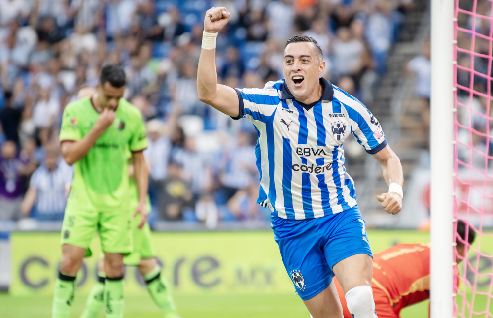 El argentino Funes Mori ficha con los Pumas y sueña con volver a la selección mexicana