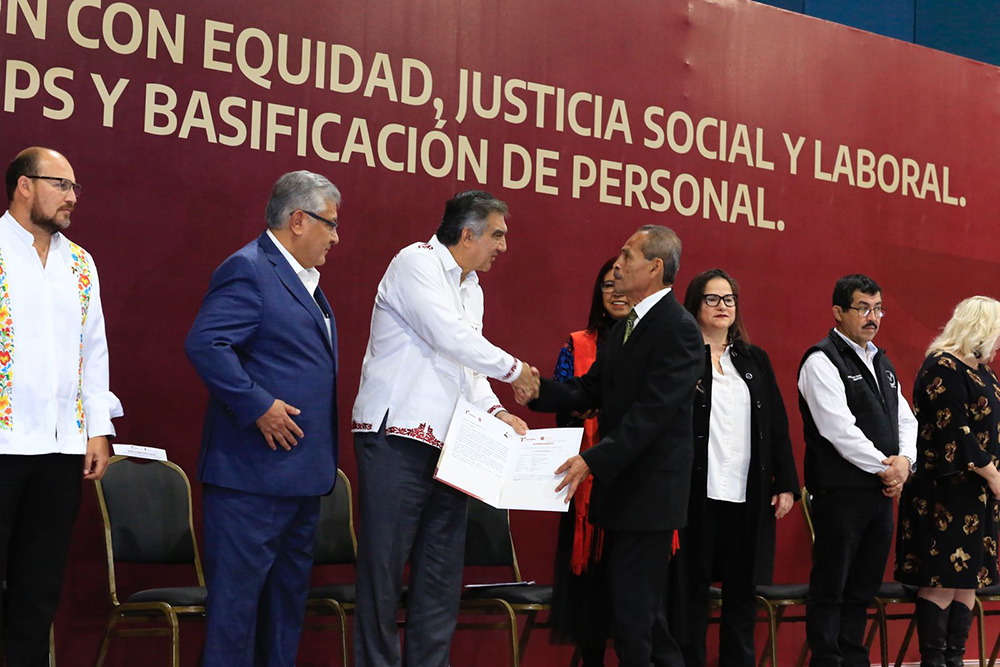 Dan nombramientos a tres mil maestros tamaulipecos