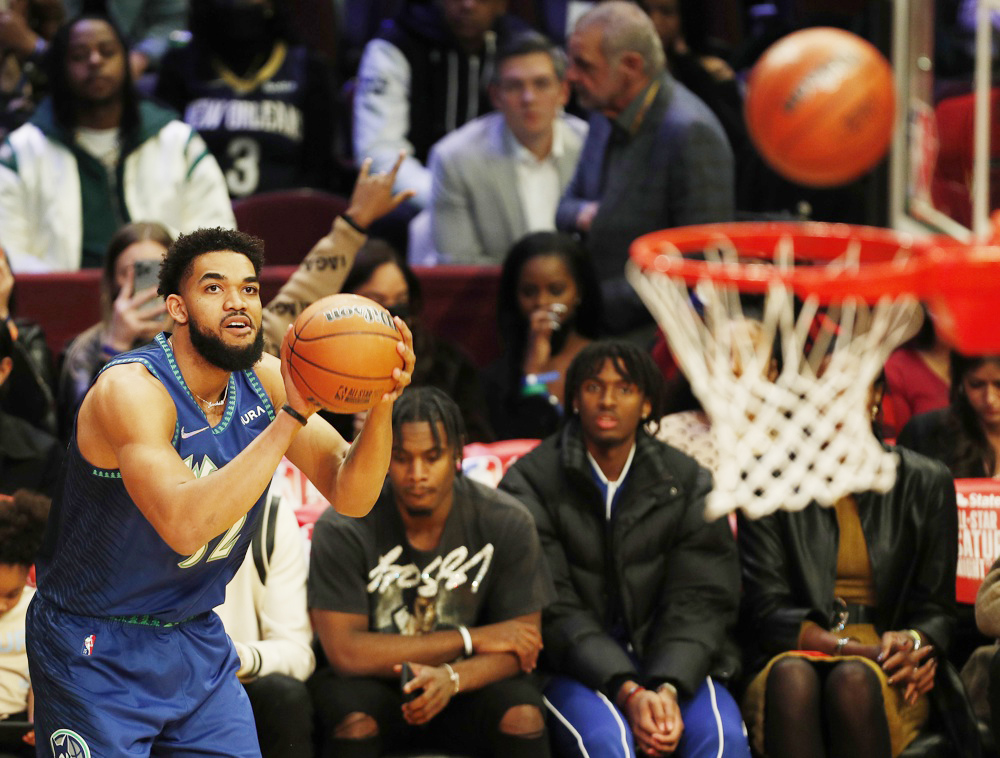 Los Wolves aplastan en Orlando a los Magic