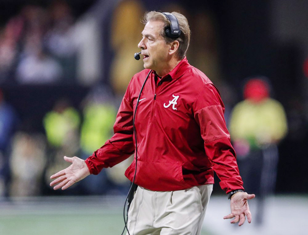 Saban, mejor ‘coach’ en la historia del fútbol colegial en EEUU, se retira a los 72 años