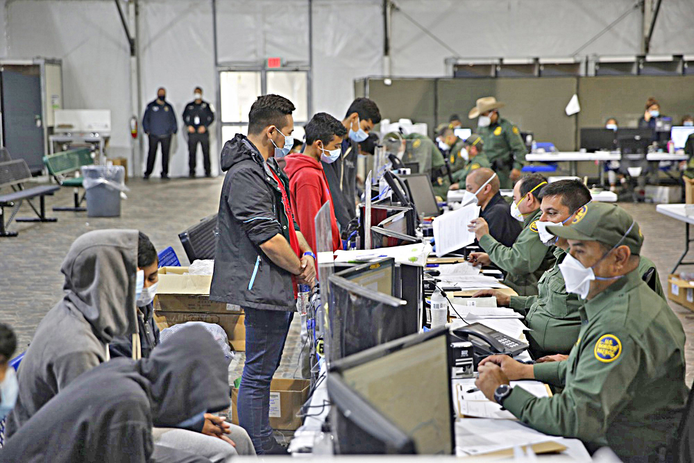 Tres millones de casos pendientes en cortes de inmigración