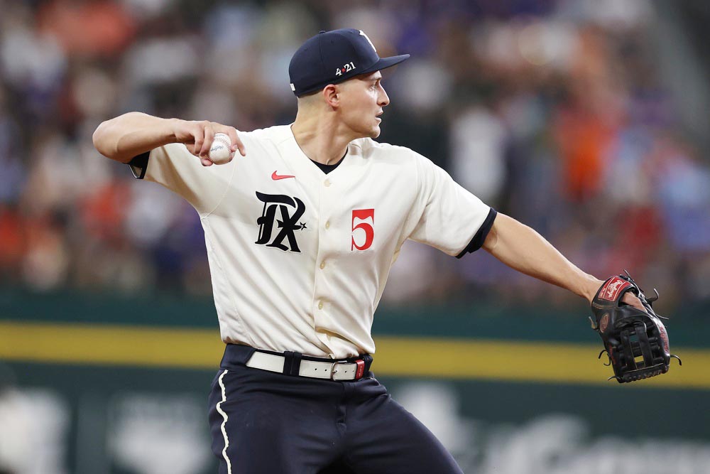 Corey Seager, el Más Valioso de la Serie Mundial, es operado de una hernia deportiva