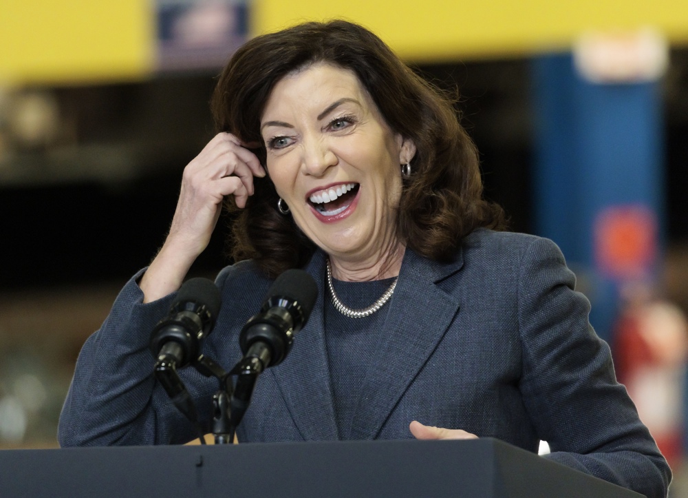 Nueva York recibirá del estado 2.400 millones de dólares para gestionar crisis migratoria