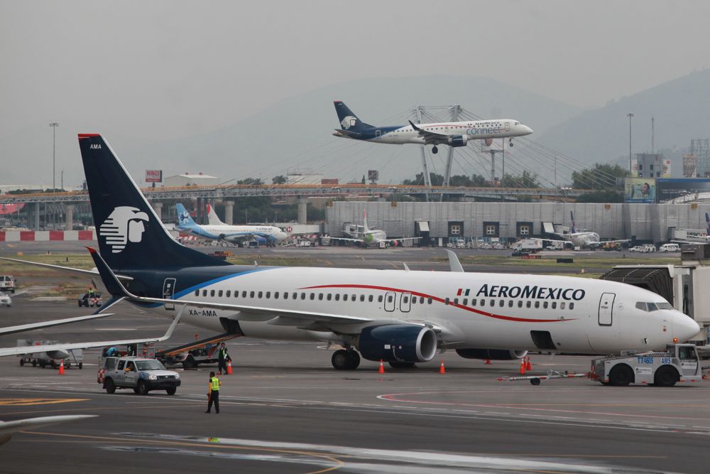 El Aeropuerto de Ciudad de México reduce sus vuelos por orden de López Obrador