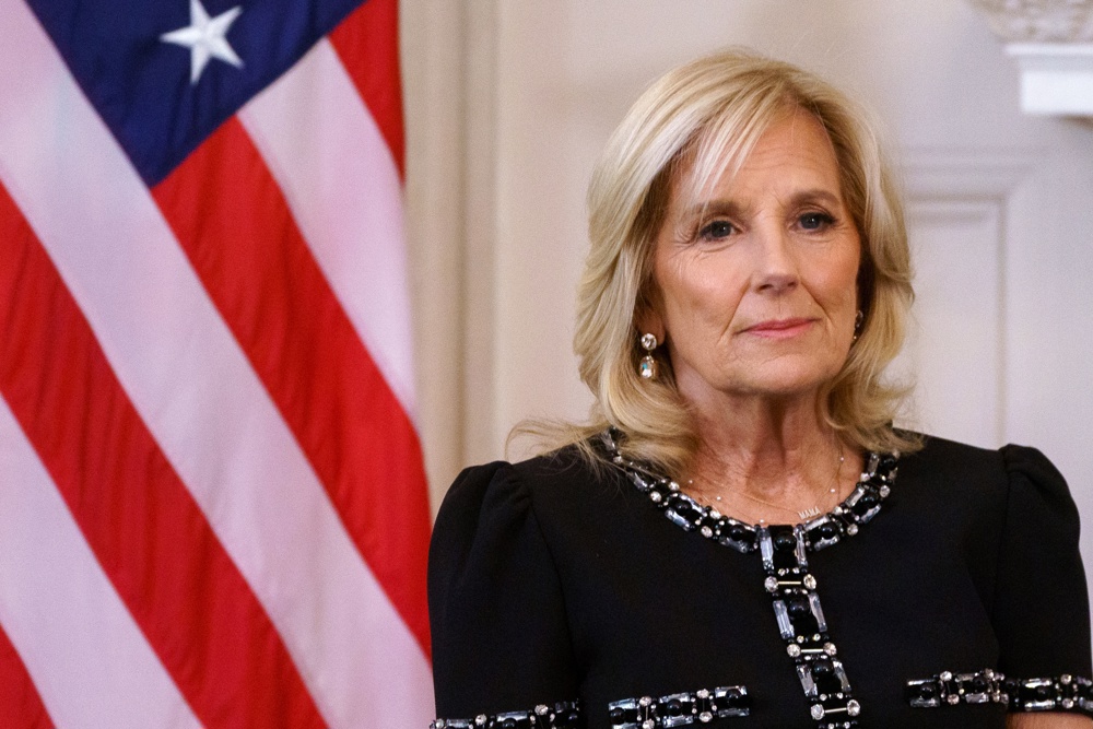 ill Biden dice que la edad de su esposo es una “ventaja” porque tiene experiencia