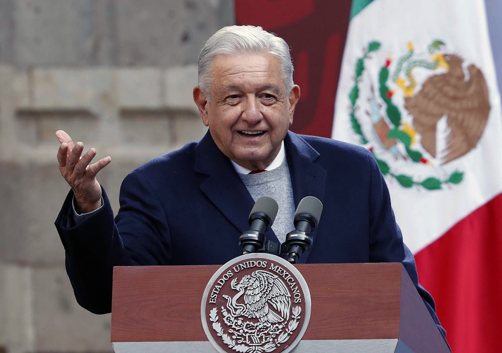 La aprobación de López Obrador se sitúa en 55 % al cierre de 2023, según una encuesta