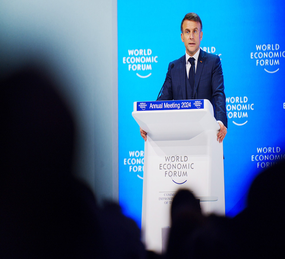 Macron revela en Davos la fórmula francesa para la revolución climática
