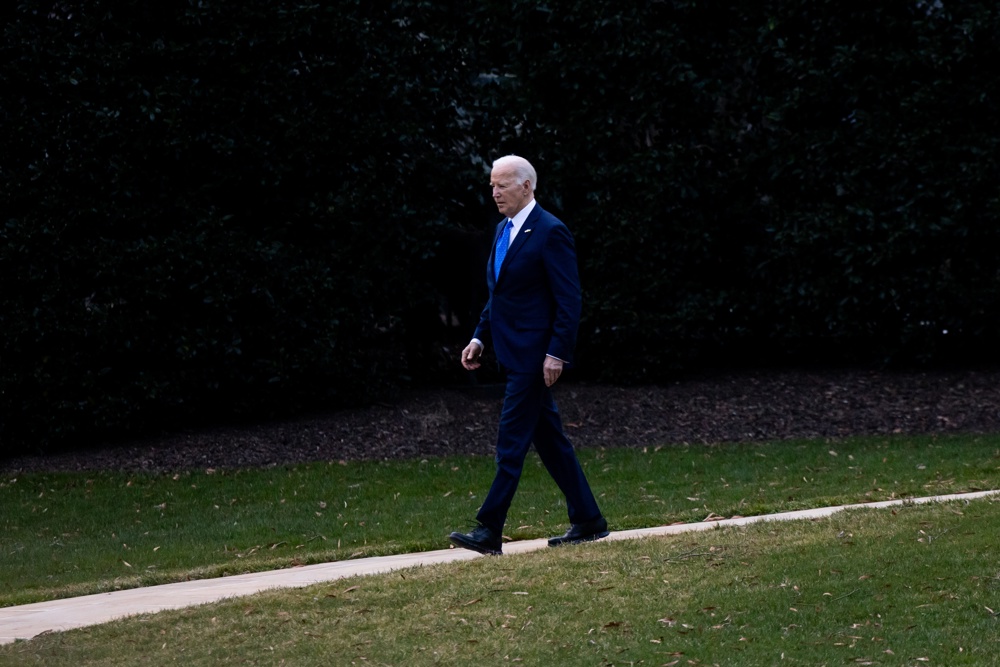 Biden critica que cada vez haya menos patatas fritas en las bolsas