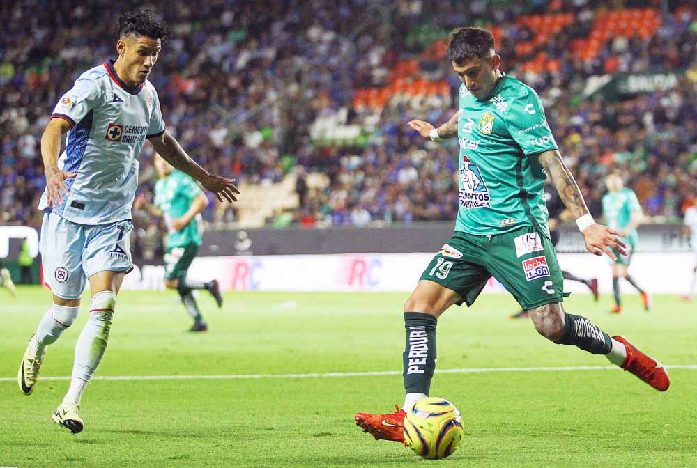 El Cruz Azul del argentino Anselmi vence al León y recupera el liderato del Clausura