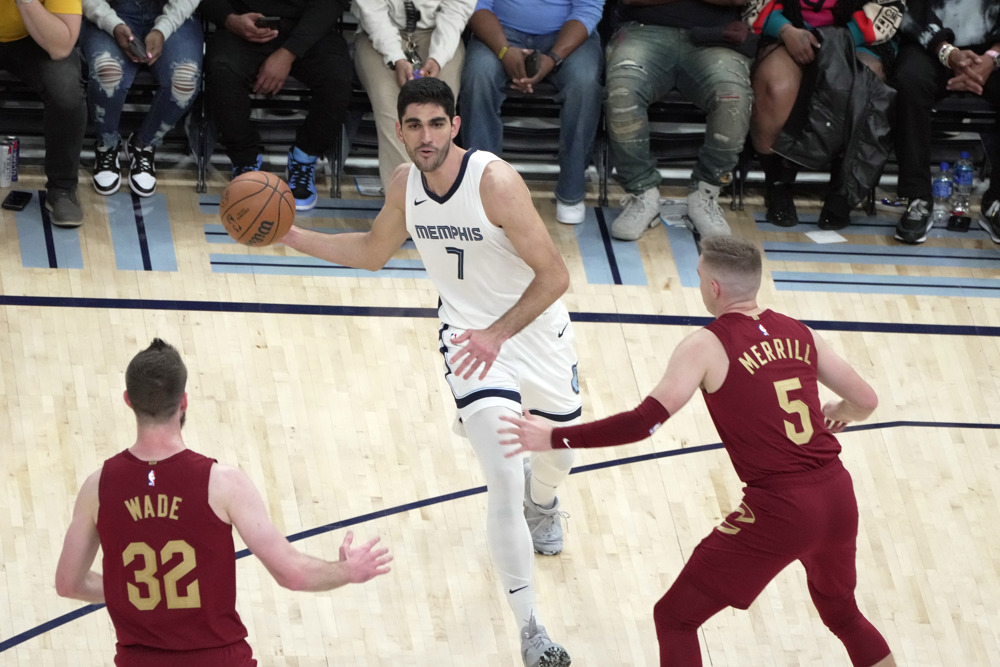 Los Lakers tumban a Boston en el TD Garden, Maxey firma 51 puntos ante los Jazz