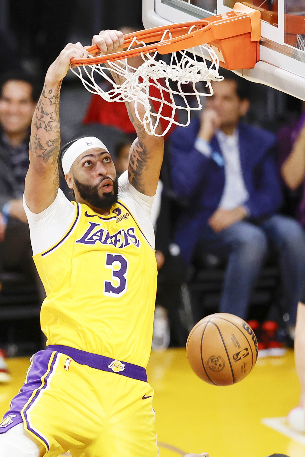 Los Lakers no echan en falta a LeBron y vencen en Utah con Davis y Hachimura