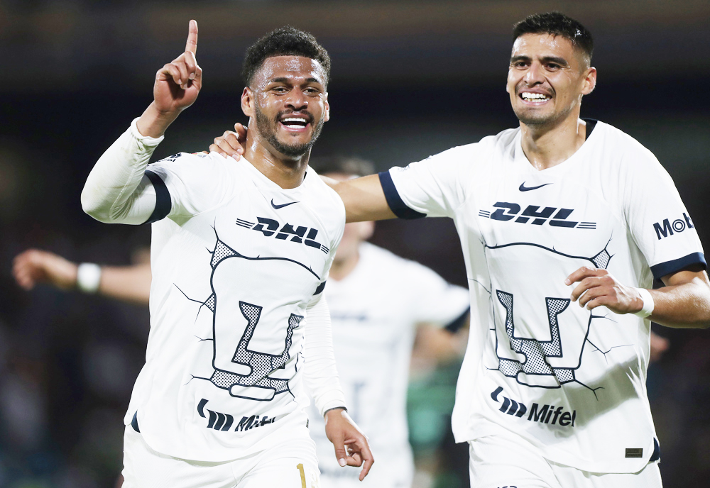 Pumas golea a Santos y se sitúa a la sombra del líder provisional Cruz Azul