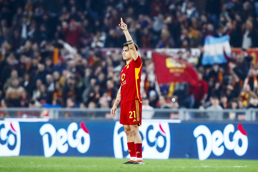 4-0. De Rossi hace olvidar a Mourinho