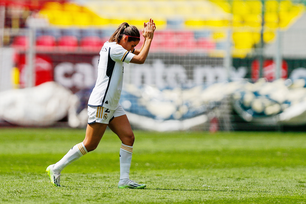 El español López explica la ausencia de Kenti Robles con México en la Copa Oro femenina