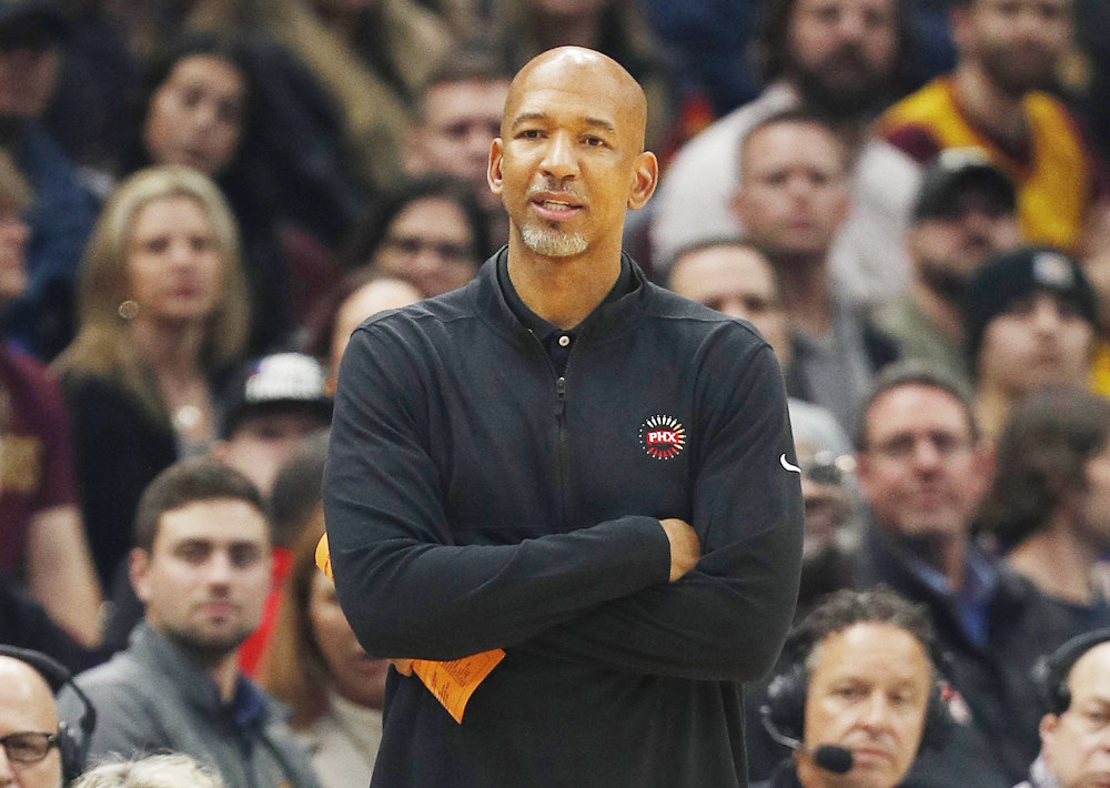 Monty Williams explota contra los árbitros tras el polémico final del Knicks-Pistons