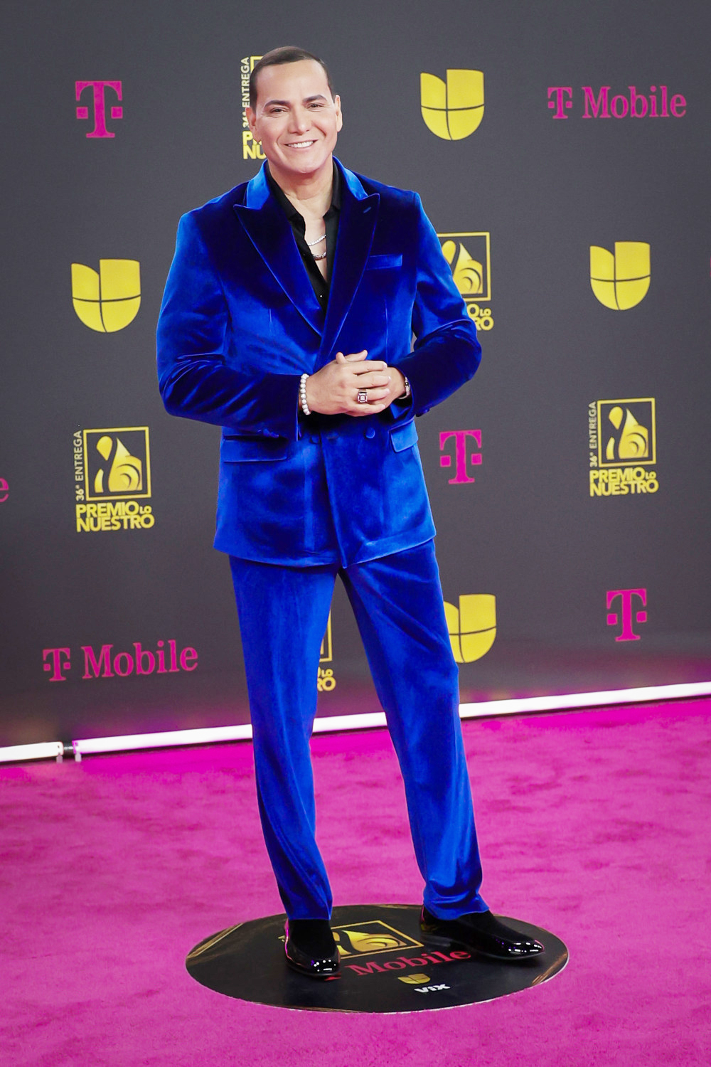 Víctor Manuelle se une gracias a la tecnología al fallecido Frankie Ruiz en Otra noche más