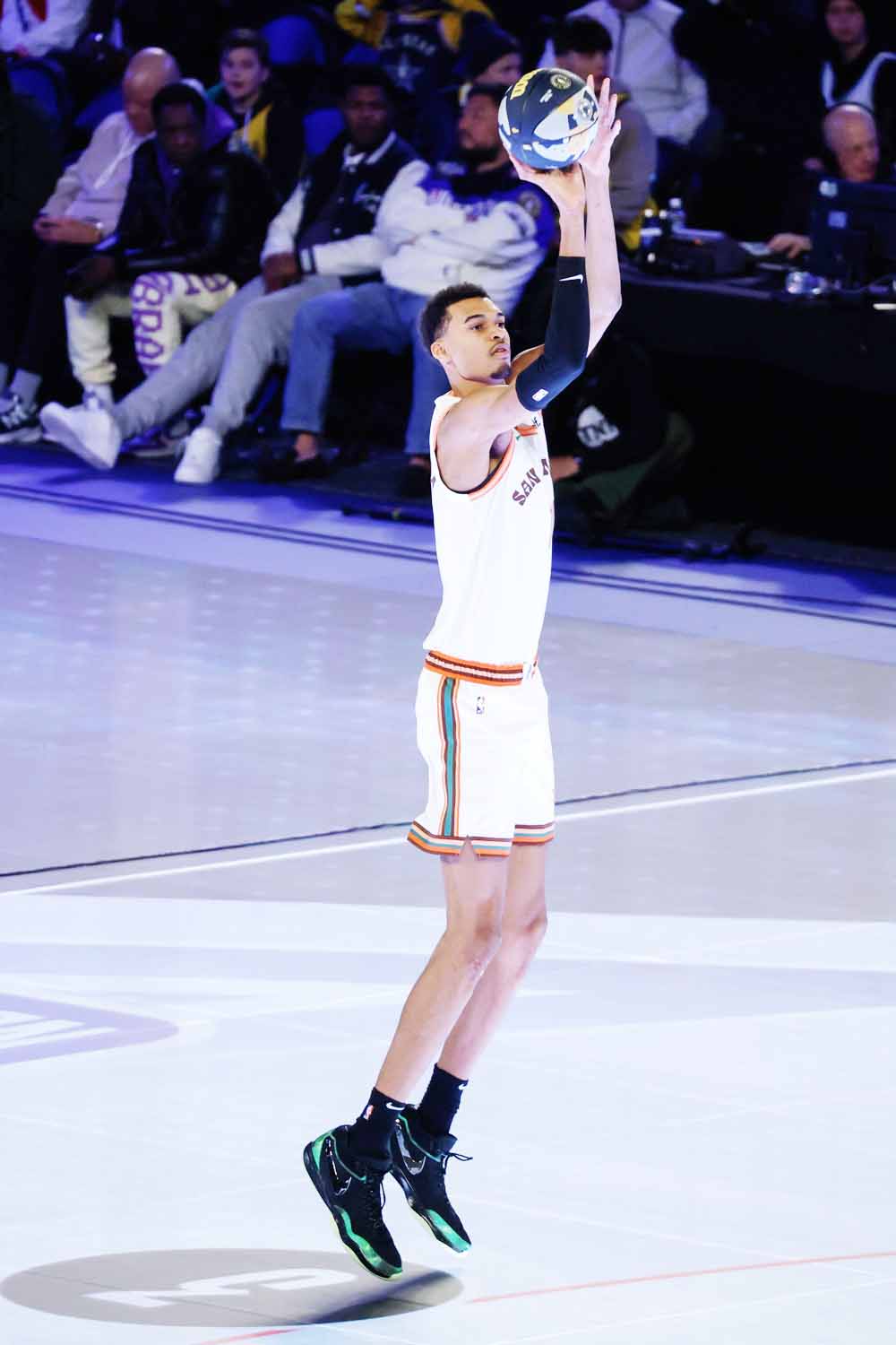 Louis Vuitton ficha al jugador de la NBA Victor Wembanyama como embajador de marca