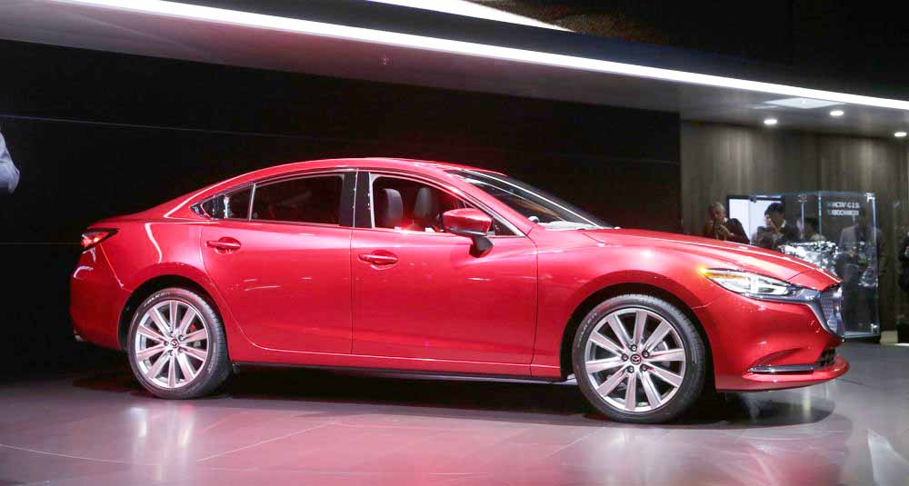 La caída de los precios de los automóviles en EE.UU. impulsa las ventas en febrero