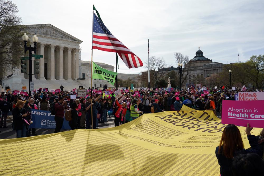 El Tribunal Supremo se inclina hacia no restringir el uso de la píldora abortiva en EE.UU.