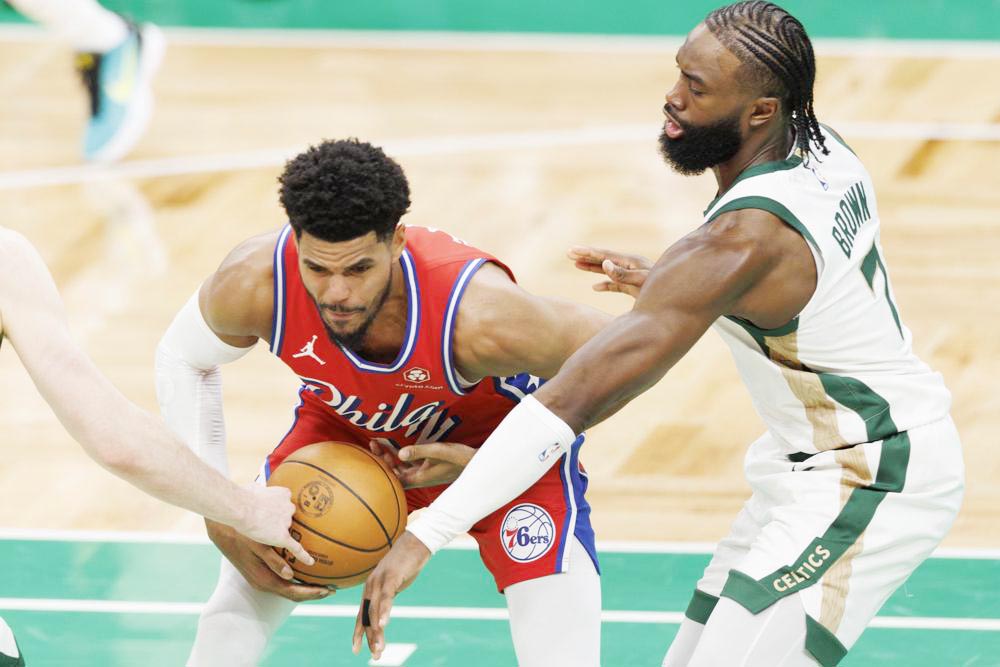 Los 76ers amargan un nuevo triple doble de Luka Doncic