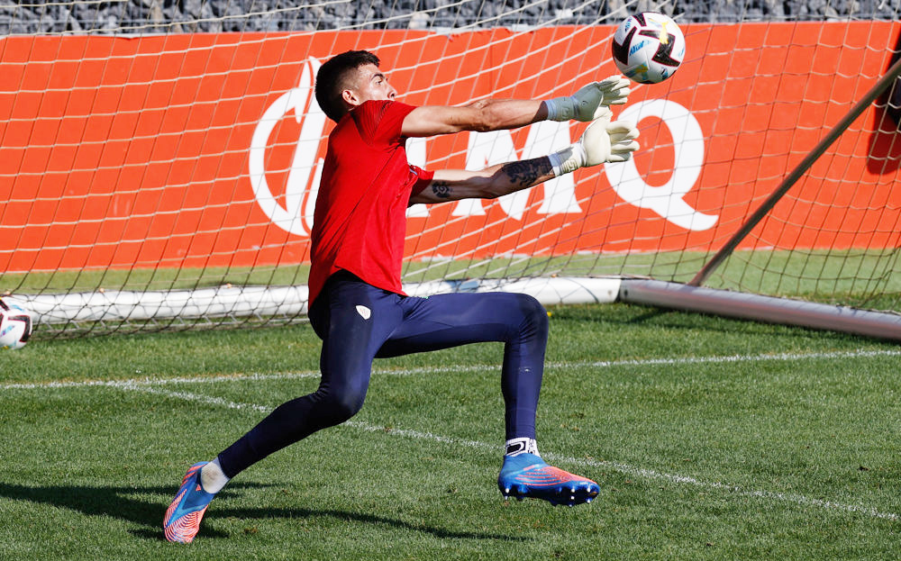 Alex Padilla, del Athletic, citado por México para el choque con Argentina de Mascherano