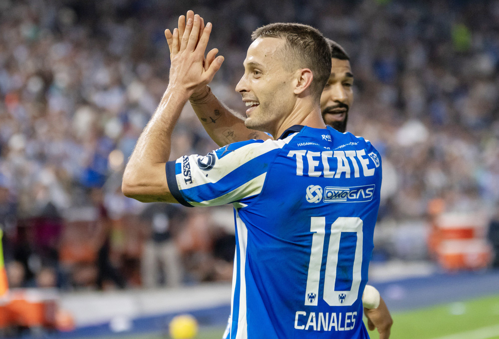 El español Canales anota su quinto con Monterrey, que salta al primer lugar del fútbol en México