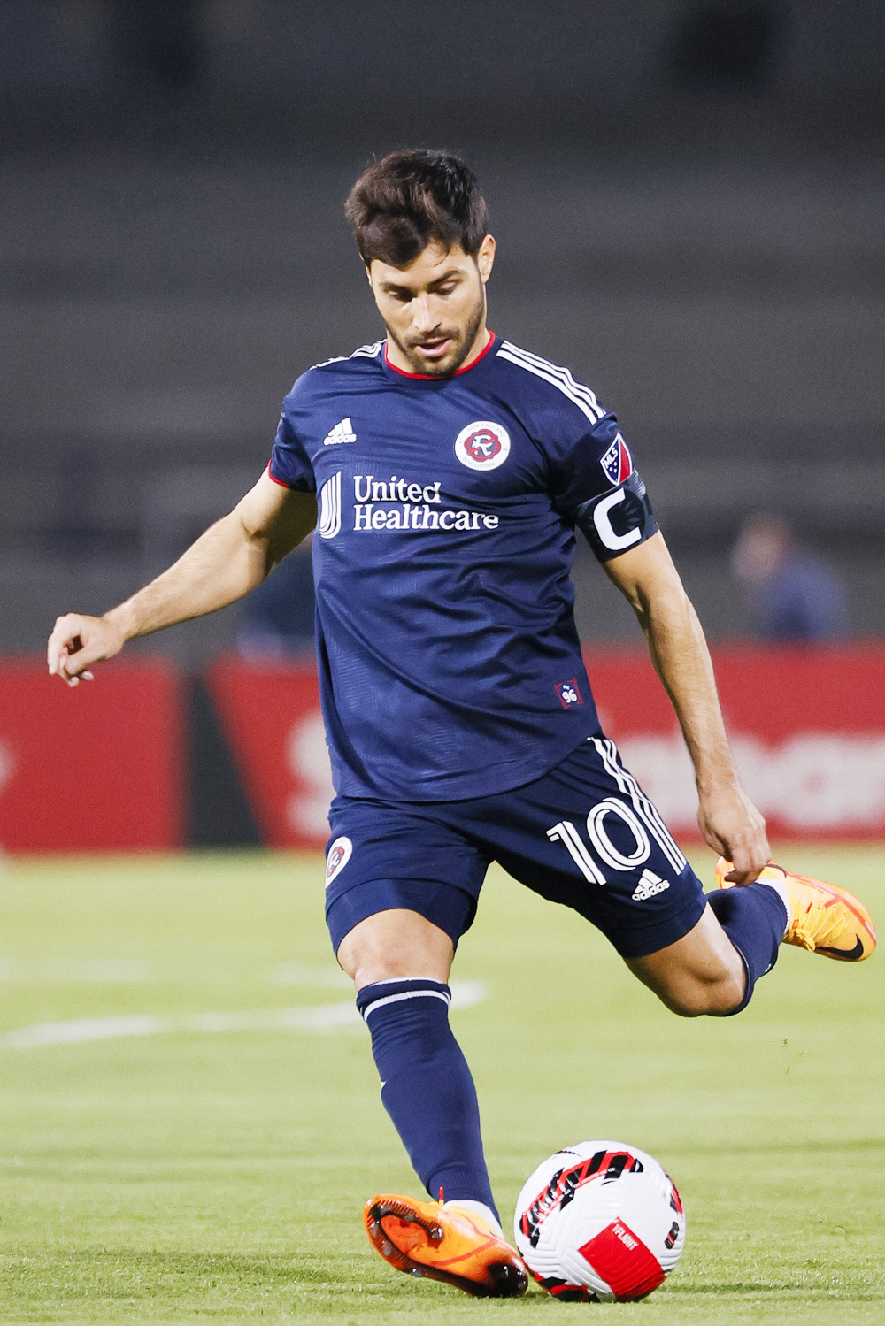 Carles Gil renueva su contrato como jugador designado de New England Revolution hasta 2026