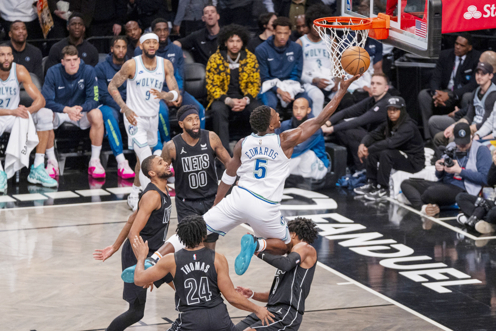 Anthony Edwards firma el mate del año y Celtics y Lakers ganan sin problemas