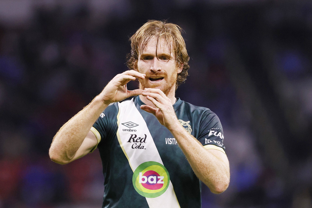 El venezolano Fernando Aristeguieta trabaja para hacer del Puebla un equipo ofensivo