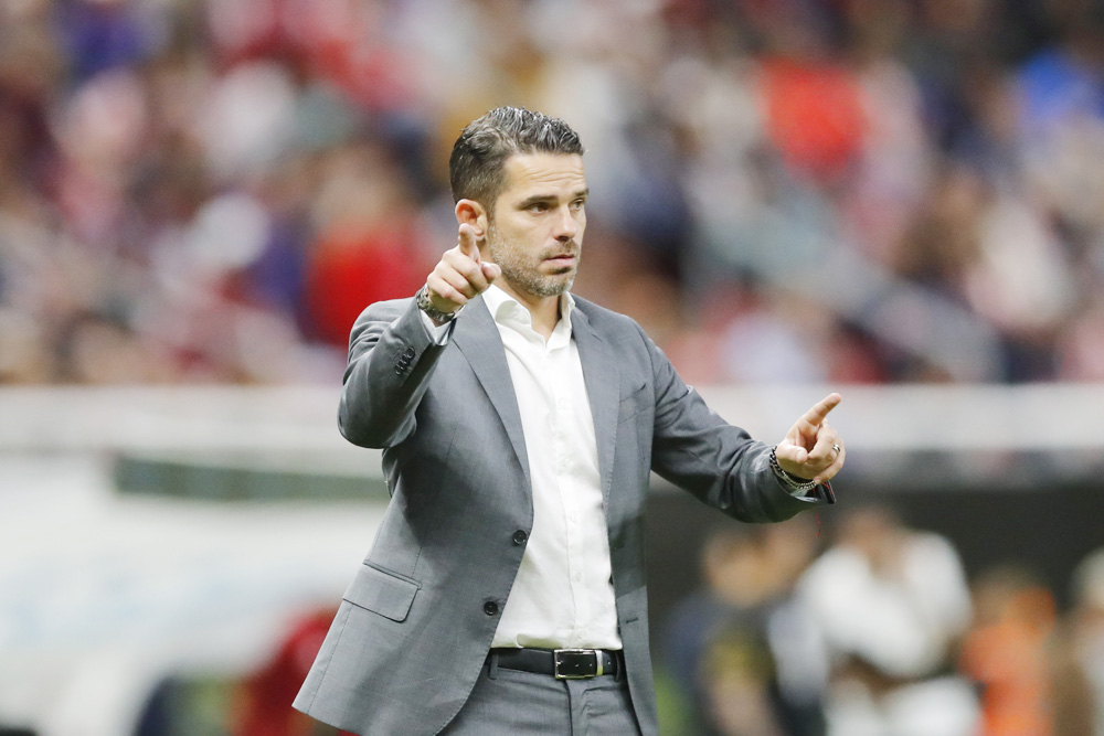 El argentino Gago niega que mal momento del Guadalajara influya en duelo ante América