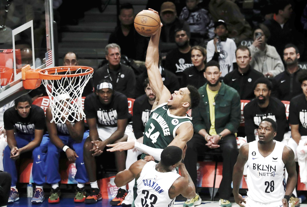Giannis vuelve al quinteto de los Bucks y Jokic mete un triple-doble a los Knicks