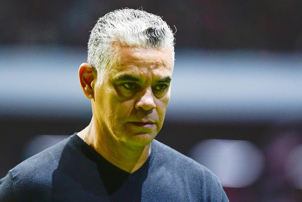 El Herediano del mexicano Altamirano siguen firmes en el liderato de la liga de fútbol en Costa Rica
