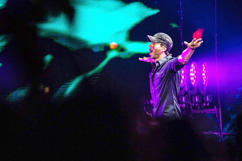 Enrique Iglesias lanza el video de ‘Space in My Heart’ en colaboración con Miranda Lambert