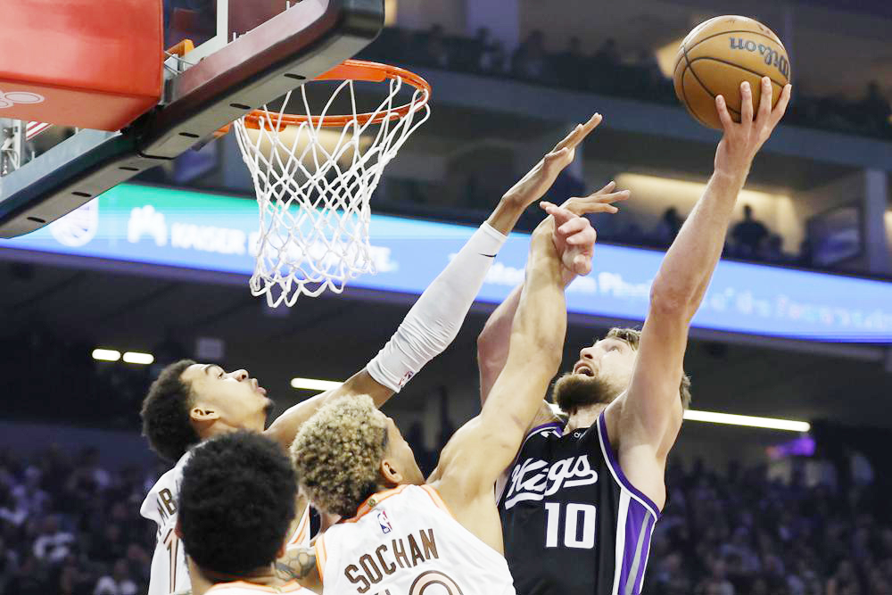 129-94. Los Kings fulminan a unos Bucks que cierran su gira del Oeste en la NBA con tres derrotas