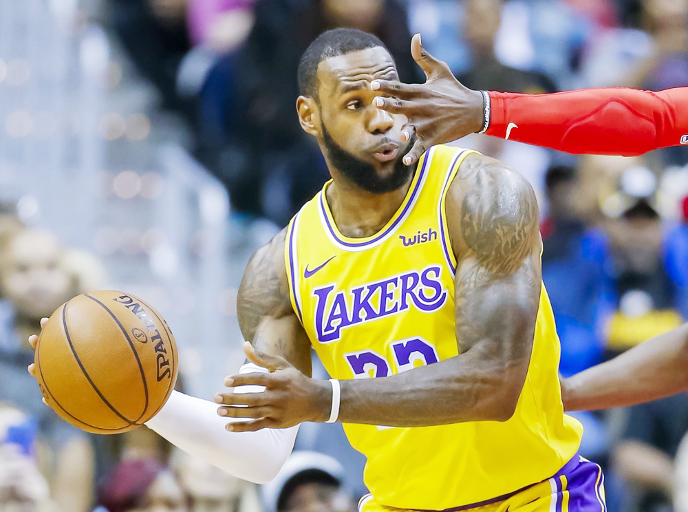 LeBron se queda a 9 puntos de los 40.000 y Wembanyama regala otra noche antológica
