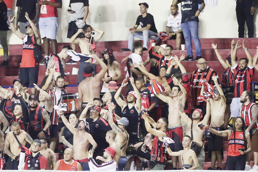1-1. New England elimina a Alajuelense y se cita con el América mexicano en la copa de la Concacaf