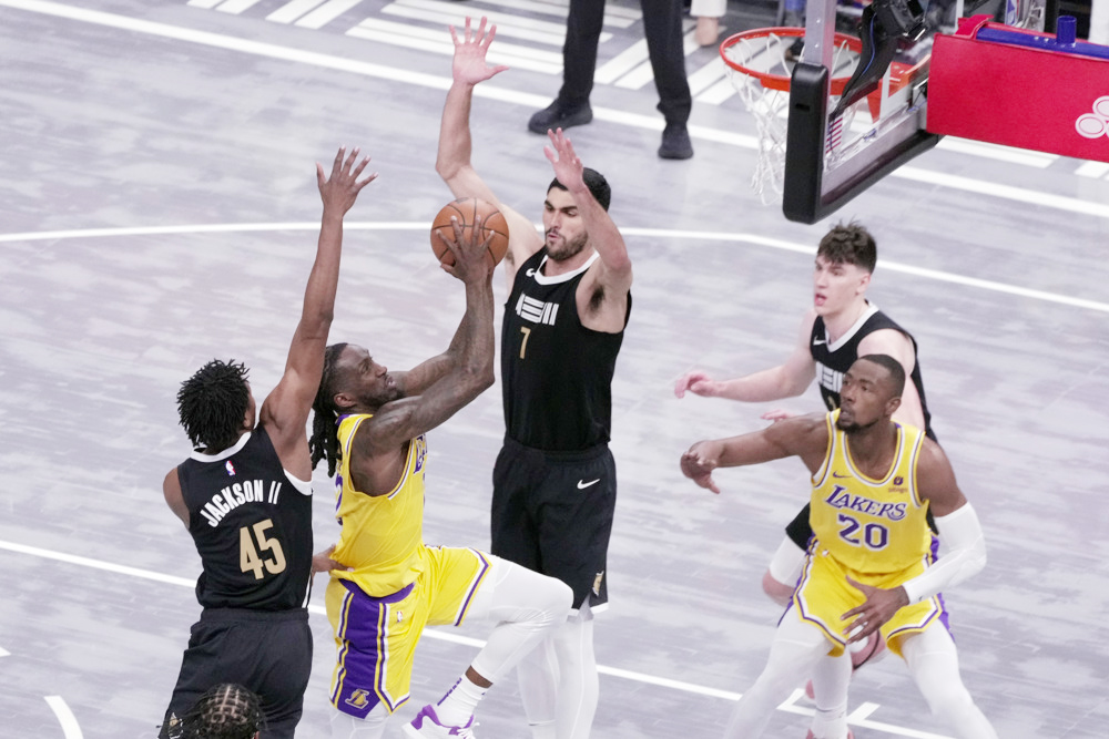 Los Suns asaltan Denver, Harden gana en ‘Philly’, los Lakers y los Rockets van en serio en la NBA