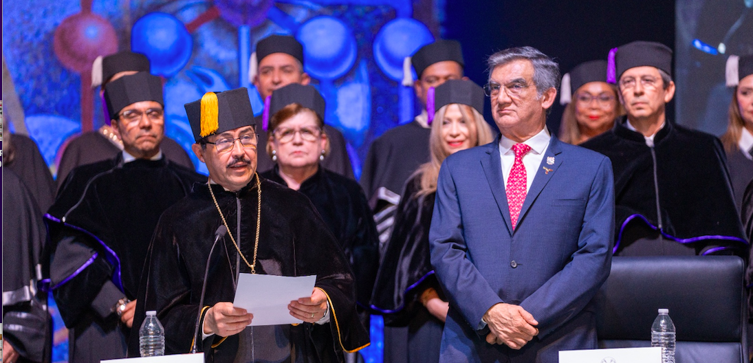 Dámaso Anaya rindió juramento como rector de la UAT