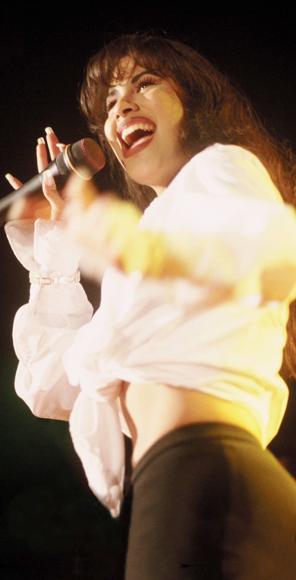 Amazon celebra el 30 aniversario de ‘Amor prohibido’, el icónico álbum de Selena