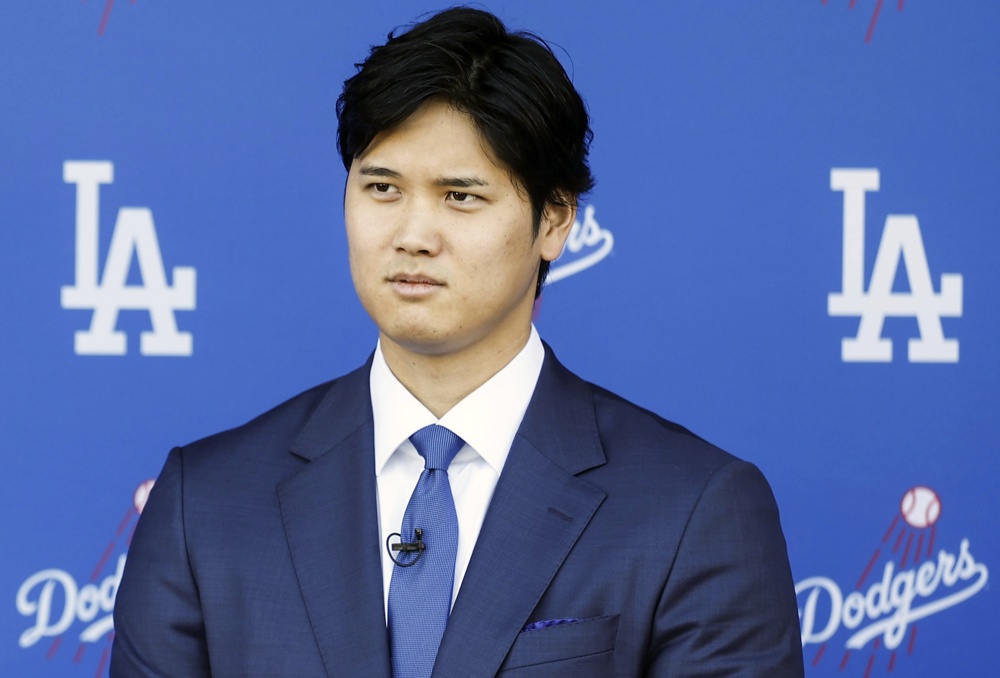 Ohtani niega haber apostado y dice que su antiguo intérprete le robó y mintió