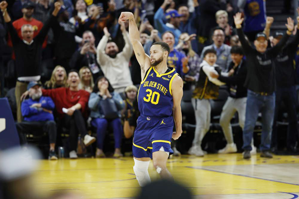 122-125. Stephen Curry se lesiona un tobillo y los Warriors caen en casa ante los Bulls
