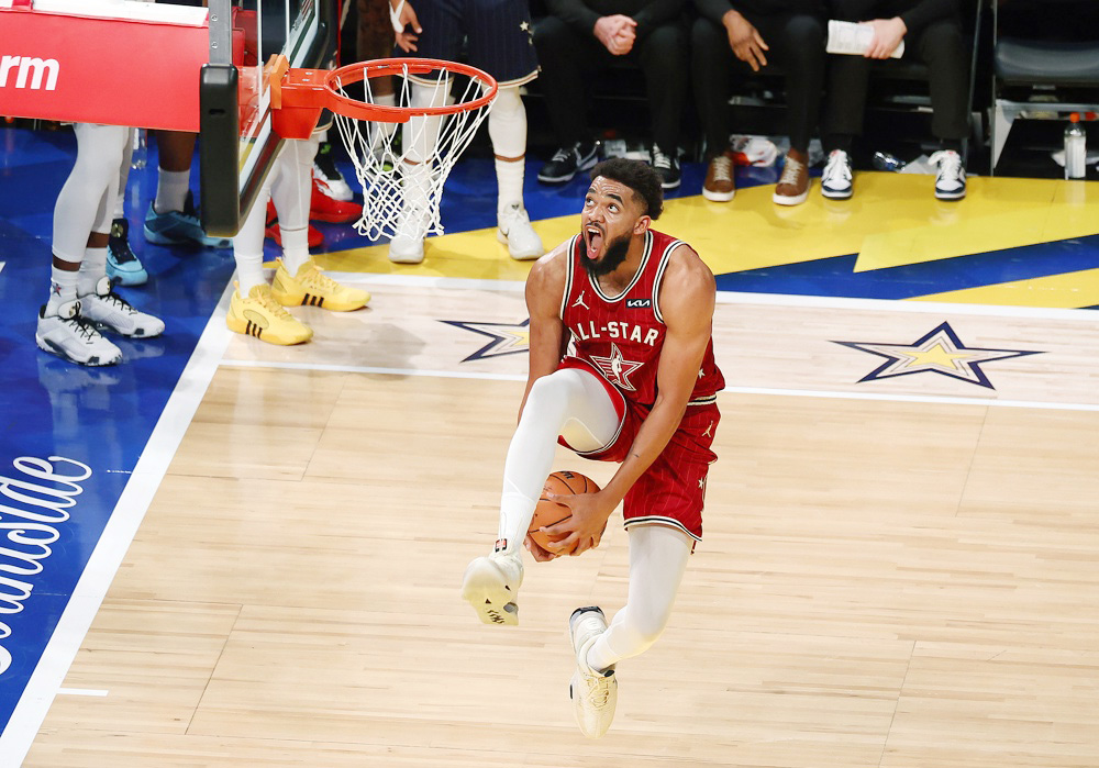 El pívot de los Wolves Karl-Anthony Towns, baja indefinida por desgarro del menisco