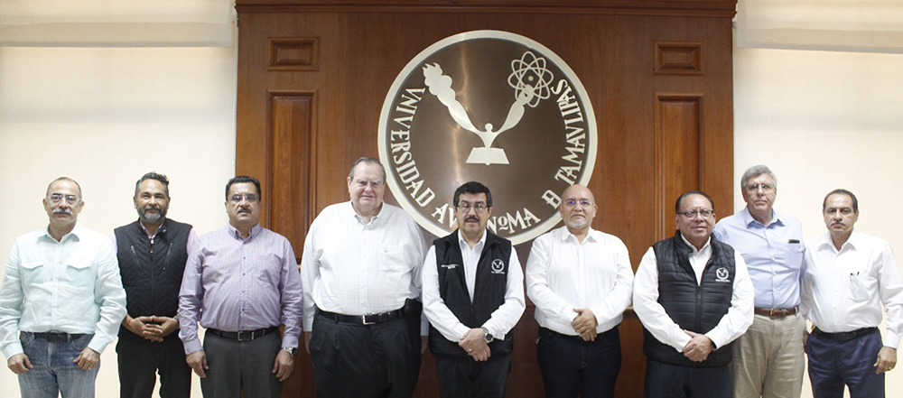 Rector estrecha vínculos de la UAT con sector empresarial del sur de Tamaulipas