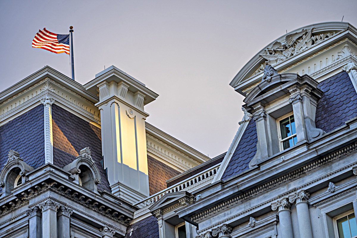 Ley de reducción de la inflación ¿Un hit en la lucha contra altos costos médicos en EEUU?