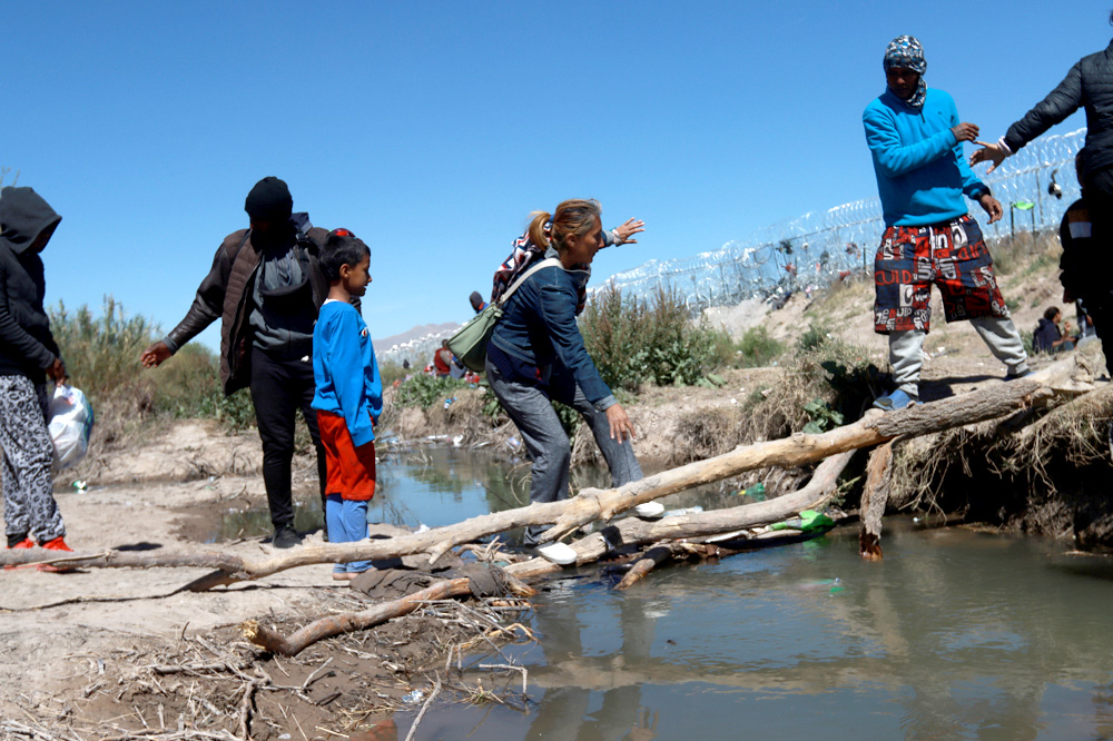 Zozobra entre los migrantes en la frontera de México ante el futuro de la Ley SB4 de Texas