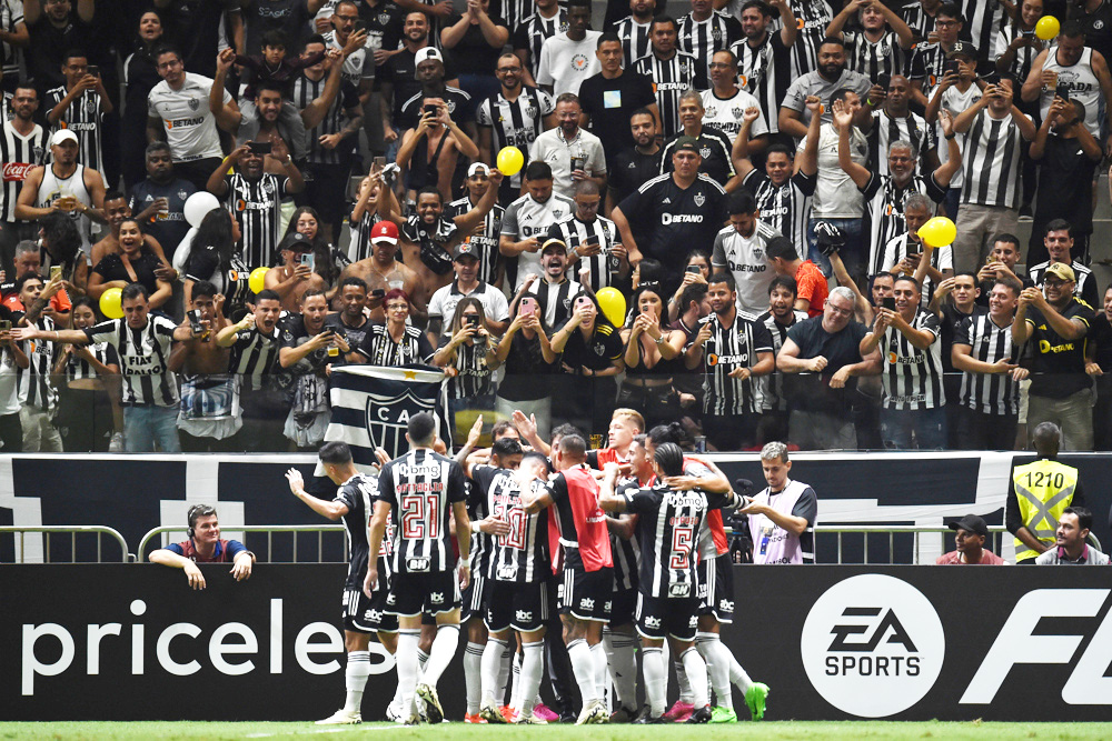 3-2. El Mineiro de Milito castiga los errores de Peñarol y pone un pie en octavos de la Libertadores