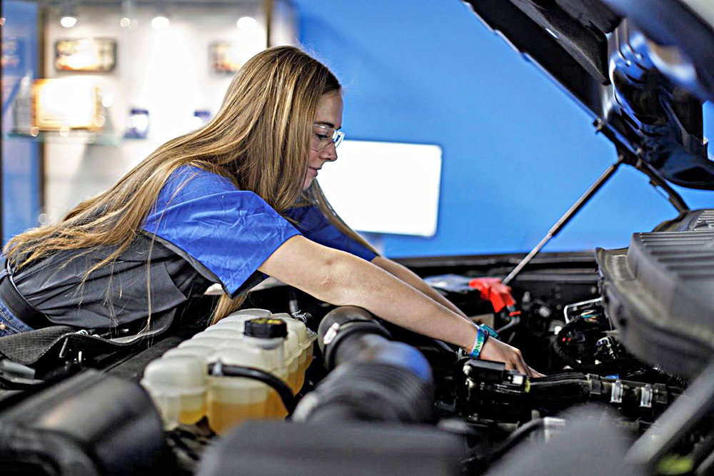 Los concesionarios Ford y el Fondo Ford invierten 2 millones de dólares para formar a futuros técnicos automotrices